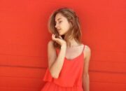 Buka Mata! Arti Mimpi Dikasih Baju Ternyata Ini Artinya Menurut Pakar