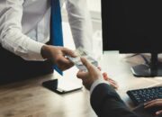 Kisah di Balik Arti Mimpi Meminjam Uang Temukan Makna Rahasianya Disini