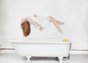 Buka Mata! Arti Mimpi Mandi : Ini Penjelasannya