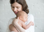 Kisah di Balik Arti Mimpi Menemukan Bayi Dan Menggendongnya : Ini Penjelasannya