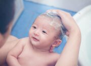 Kenali Arti Mimpi Mandiin Bayi : Pertanda Baik atau Buruk? Kuak Misterinya!