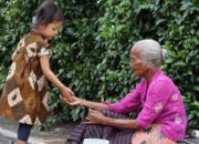 Penafsiran Unik: Arti Mimpi Memberi Uang Ke Orang Lain Ternyata Ini Artinya Menurut Pakar