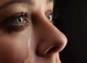 Penafsiran Unik: Arti Mimpi Melihat Orang Menangis : Pertanda Baik atau Buruk? Kuak Misterinya!