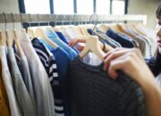 Simak! Arti Mimpi Membeli Baju Bekas : Pertanda Baik atau Buruk? Kuak Misterinya!