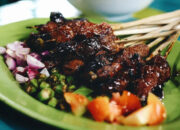 Wah, Arti Mimpi Makan Sate  yang Perlu Diketahui