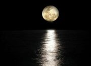 Wah, Arti Mimpi Melihat Bulan : Pertanda Baik atau Buruk? Kuak Misterinya!