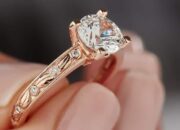 Buka Mata! Arti Mimpi Memakai Cincin Emas Kuning : Pertanda Baik atau Buruk? Kuak Misterinya!