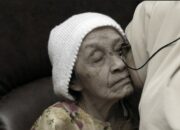 Buka Mata! Arti Mimpi Memeluk Ibu Yang Sudah Meninggal Temukan Makna Rahasianya Disini