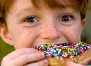 Rahasia Tersembunyi: Arti Mimpi Makan Donat Temukan Makna Rahasianya Disini