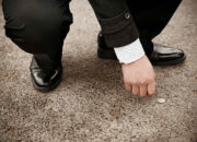 Kenali Arti Mimpi Menemukan Uang Lalu Dikembalikan  yang Perlu Diketahui