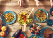 Kisah di Balik Arti Mimpi Diberi Makanan Oleh Tetangga : Ini Penjelasannya