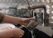 Penafsiran Unik: Arti Mimpi Mencuci Gelas Ternyata Ini Artinya Menurut Pakar