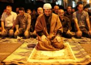 Pahala untuk Perempuan Sholat di Masjid Berjamaah: Apakah Diganjar Sama dengan Laki-Laki?
