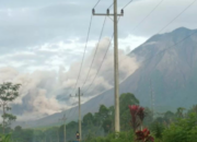 Gunung Meletus Menurut Primbon Jawa: Pertanda Apa?