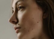 Arti Tahi Lalat di Payudara Menurut Primbon: Apakah Ini Memiliki Makna Khusus?