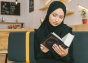 Pahala Membaca Alquran Terjemahan: Apakah Sama dengan Membaca dalam Bahasa Arab?