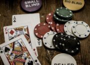 Main Kartu Menurut Primbon: Pertanda dan Kebiasaan