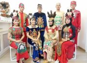 10 Jenis Busana Bergada dari Berbagai Kebudayaan