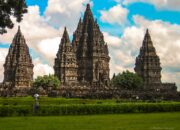 10 Candi Buddha dan Hindu Termegah di Indonesia yang Sarat Sejarah!