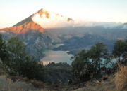 10 Gunung Tertinggi di Indonesia yang Menantang Para Pendaki!