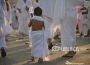 Pahala Anak Membadalkan Haji Orang Tua: Menghantarkan Orang Tua ke Surga