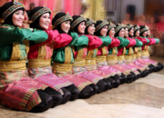 10 Tari Tradisional Indonesia dan Asal Daerahnya yang Kaya Budaya!