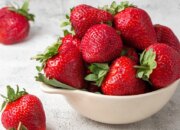 10 Buah Berwarna Merah yang Penuh Manfaat dan Gizi Tinggi!