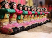 10 Tarian Tradisional Indonesia dan Properti Uniknya yang Membuat Tarian Semakin Hidup!